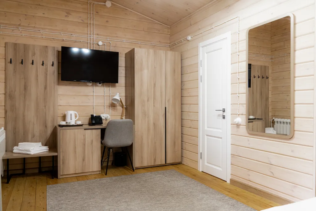 Просторный номер полулюкс в экоотеле