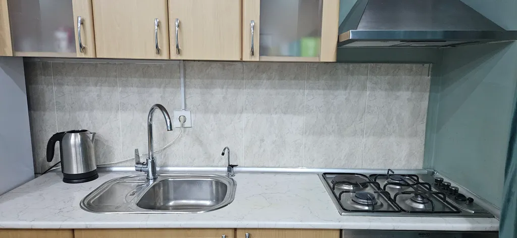 Квартира у ресторана Колорит