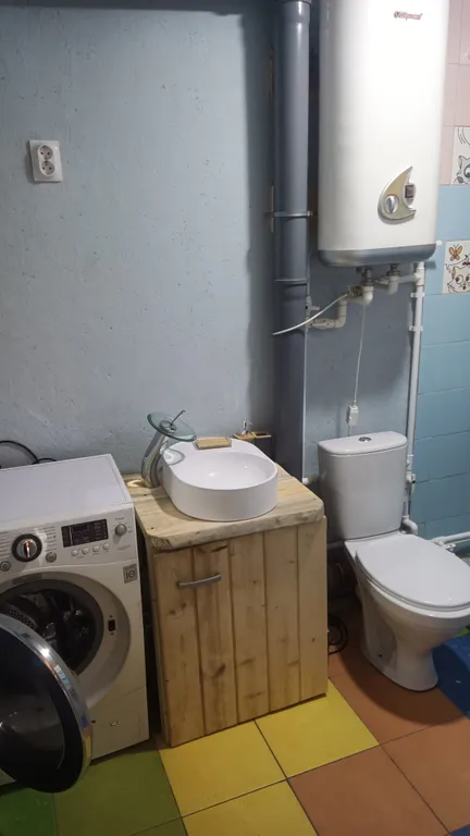 Дом на берегу протоки, ведущей в Вышневолоцкое водохранилище