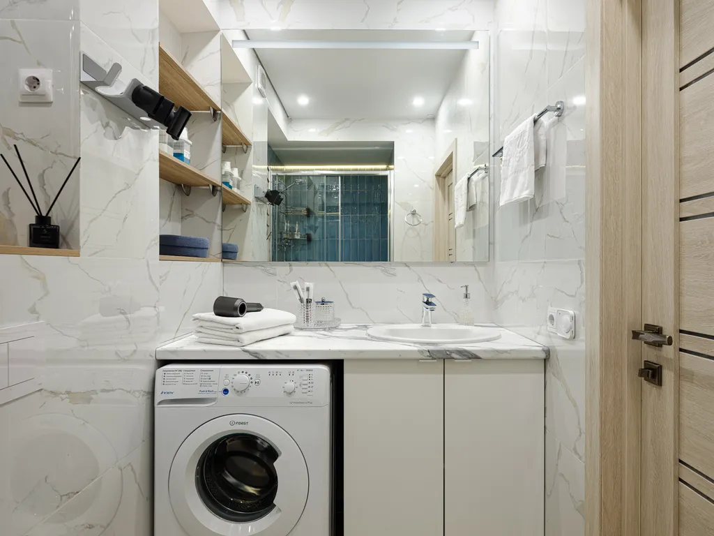 Дизайнерская студия с видом на сосны с закрытым двором