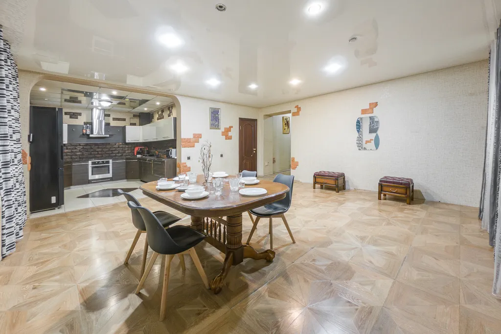 Дом со включённой стоимостью бассейна, сауны, бильярда, мангала