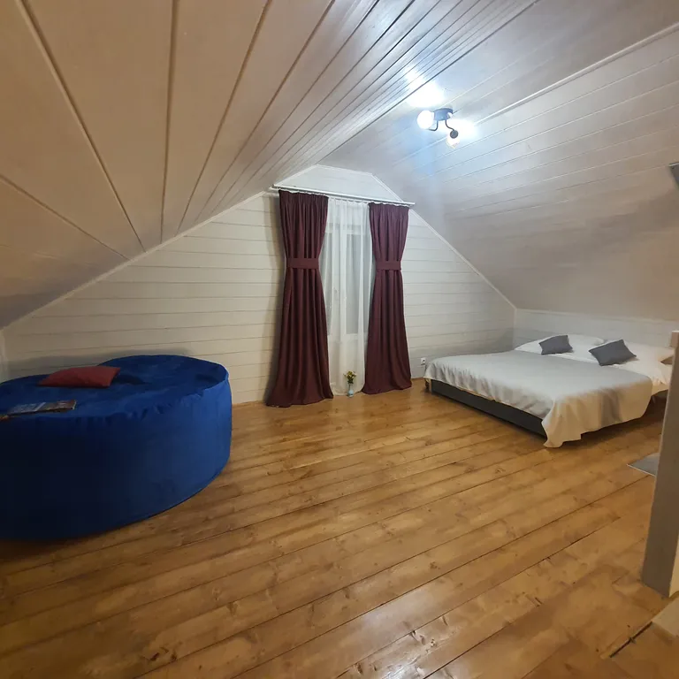 Уютный дом на берегу реки Кимрка