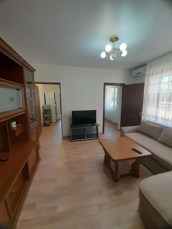 Дом в тихом пригороде не далеко от моря