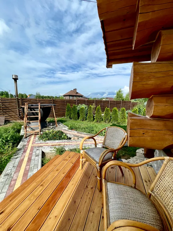 Загородный треугольный дом, с баней и чаном