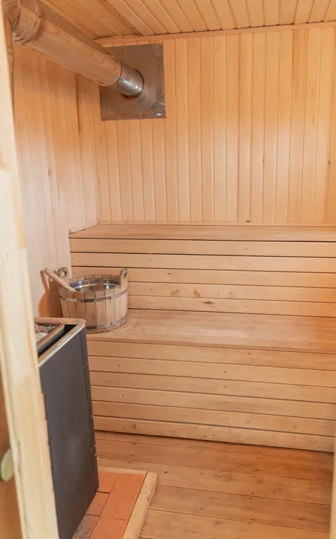 Коттедж Домик на берегу озера с чаном и рыбалкой — Голыгино