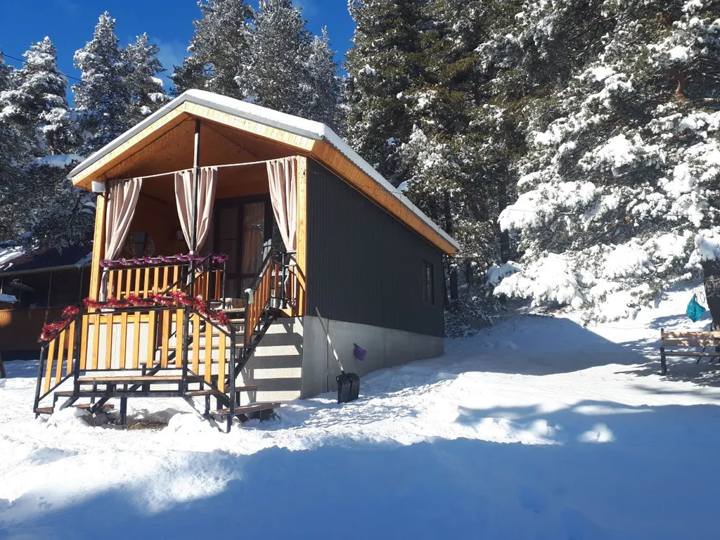 Коттедж Домик-усадьба с панорамным видом на лес и горы — Архыз