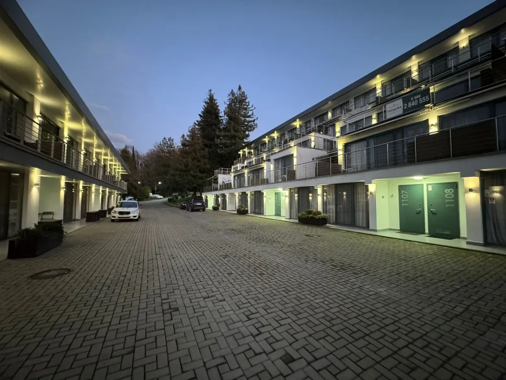 Апартаменты первая линия, у моря, с балконом и видом на горы