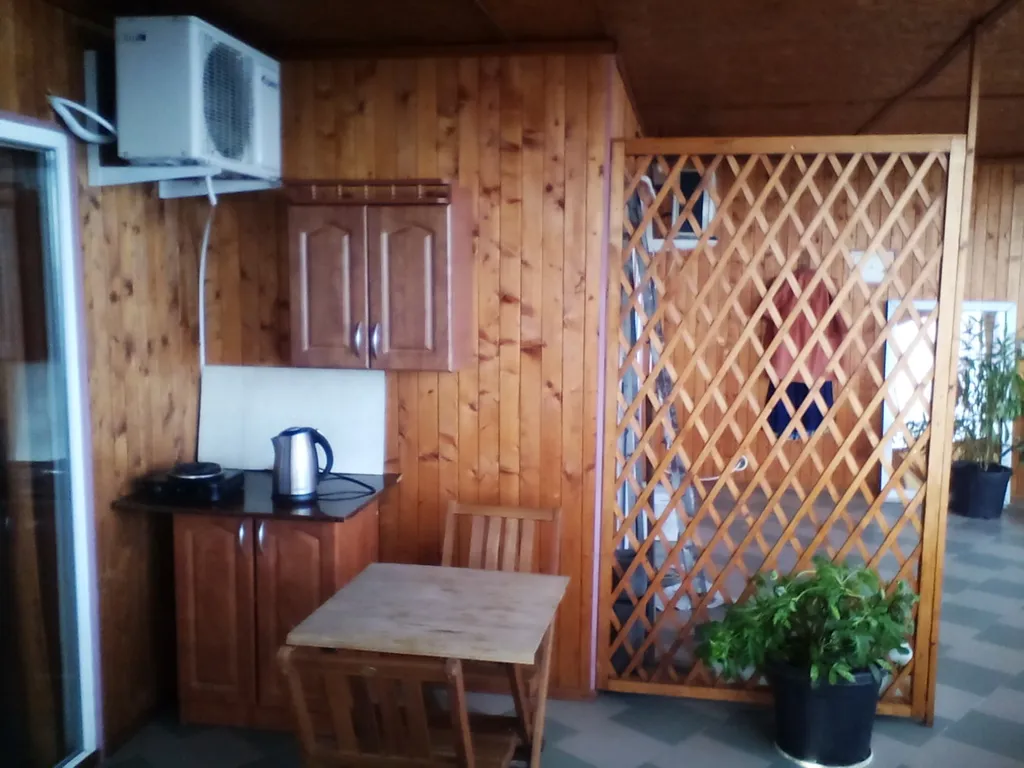 Уютная небольшая  студия, с видом на море и  на вершину Ай-Петри.