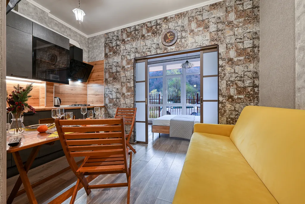 Квартира с отдельной спальней и видом на горы Я на Море