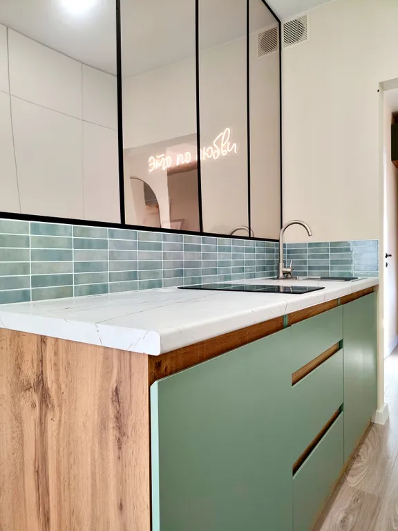 Уютная студия с видом на лес и закат