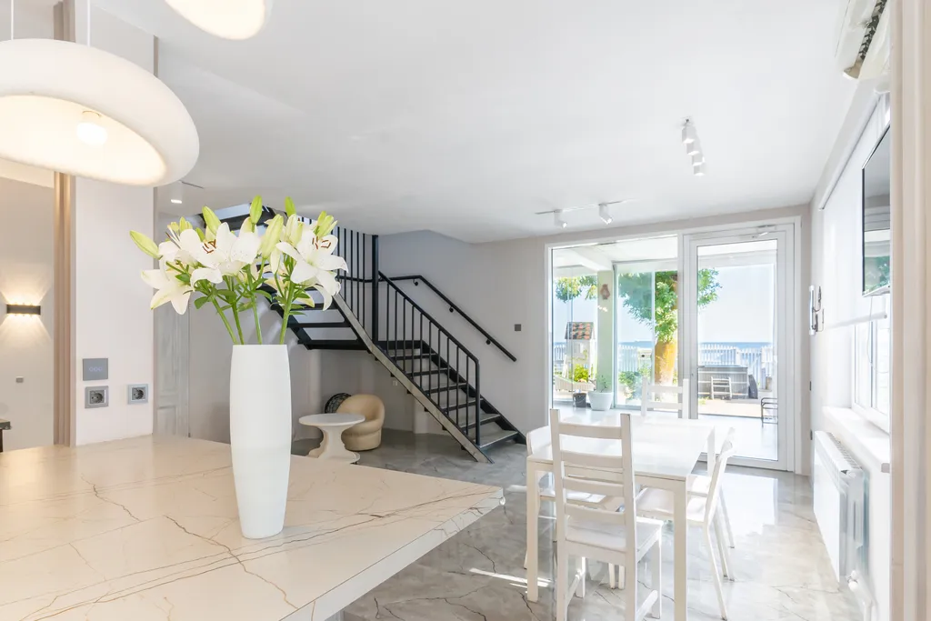 Коттедж Кипарис