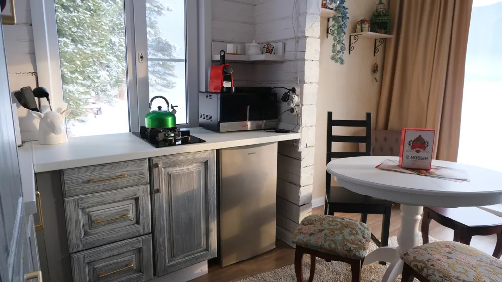 Дом Прованс на берегу озера