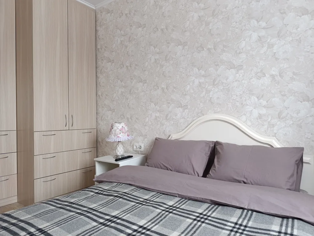 Просторная двухкомнатная квартира с видом на Кузнецкую крепость