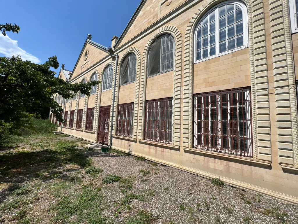 Дом в живописных горах