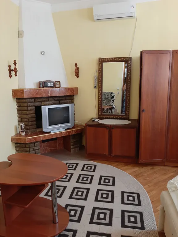 Уютный дом с двориком и беседкой у моря в Алуште