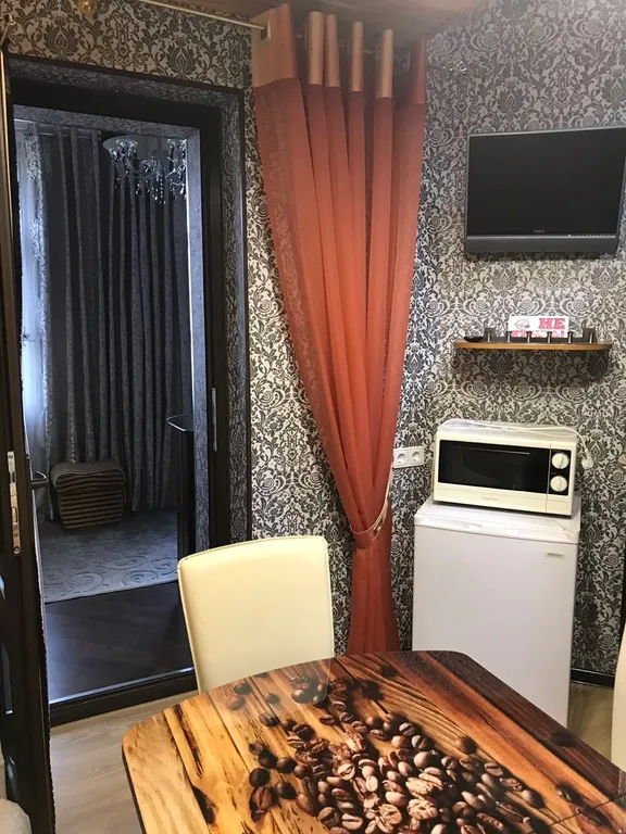 Семейный двухкомнатный апартамент с кухней и балконом