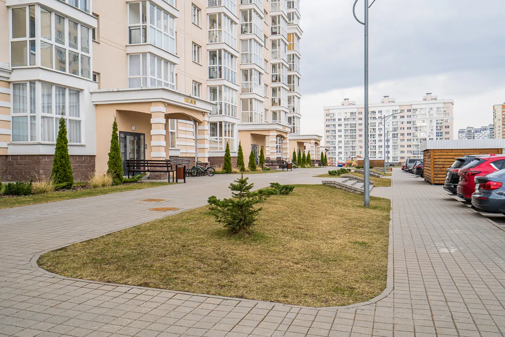 Квартира Квартира Евродвушка с дизайнерским ремонтом и парковкой в районе Лебяжий — Минск