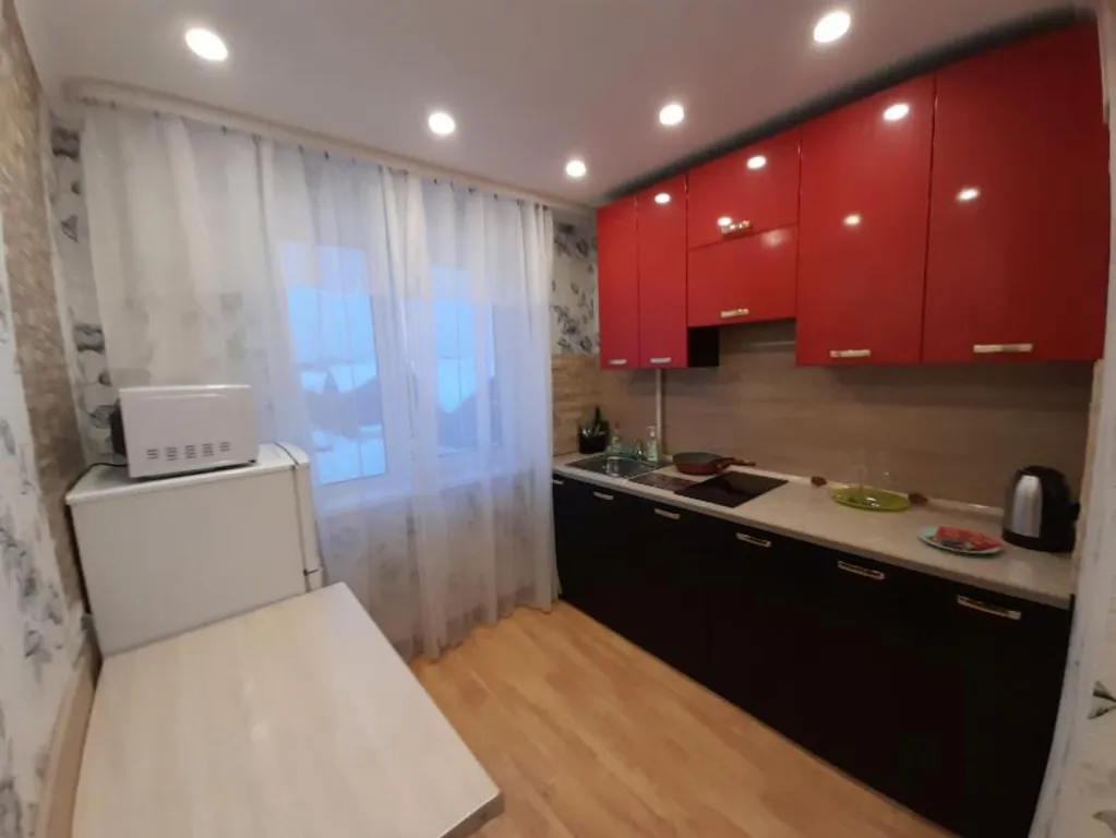 2-х комнатная квартира с хорошим ремонтом у трк окей — аренда посуточно в Мурманск