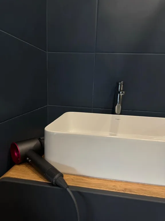 Часть дома с террасой и мангальной зоной на берегу моря