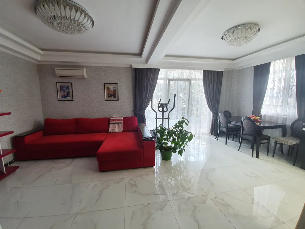 Апартамент с видом на море в центре Сочи