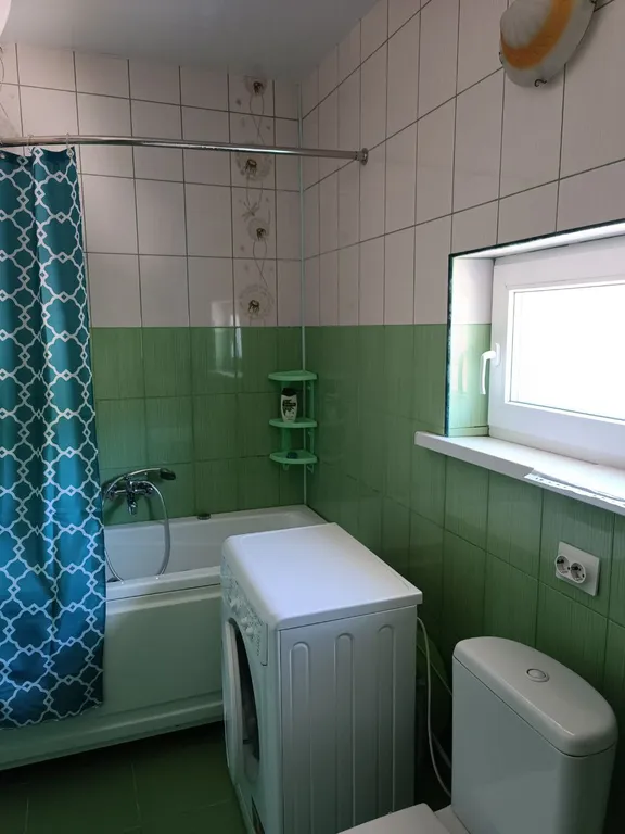 Живописное место среди гор и виноградников