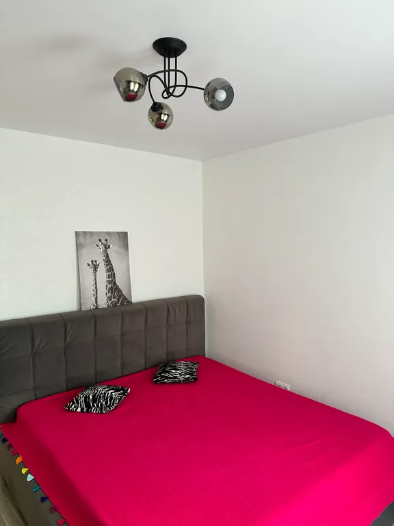 Уютный новый дом в центре города с бассейном