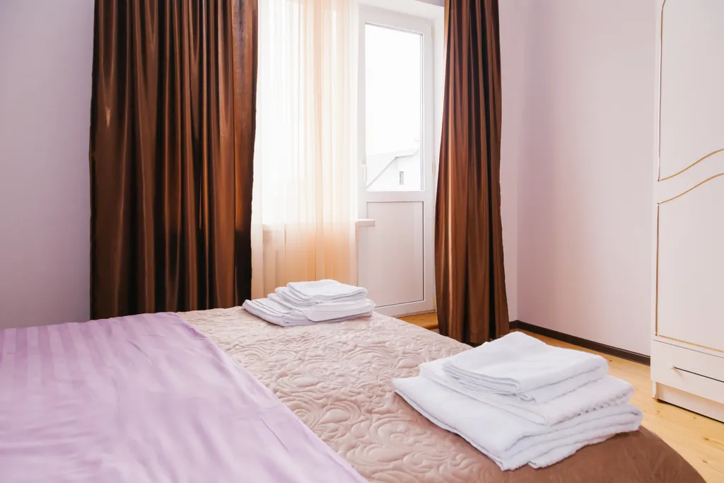 Уютный дом с камином и большим балконом