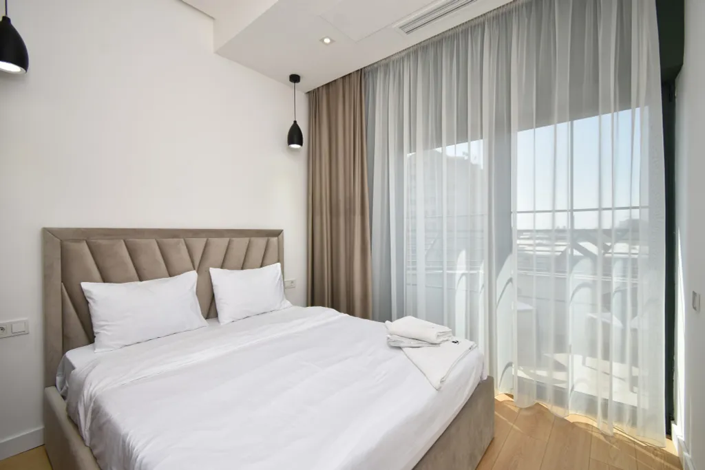 Красивая студиа в большом центре с балконом