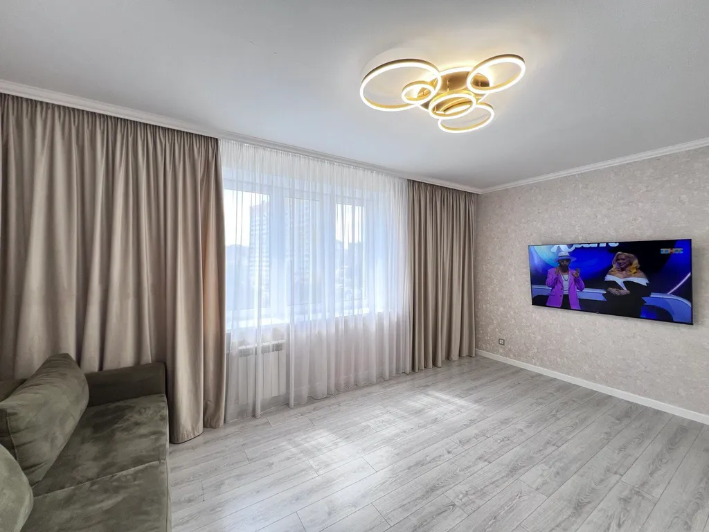 Стильная современная двушка центр