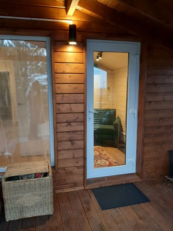 Дом в  соснах.