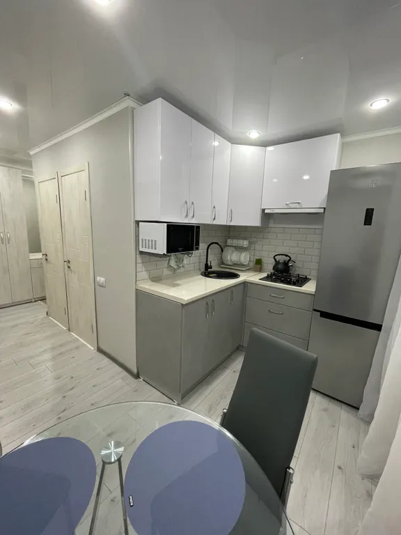 Апартамент с новым ремонтом возле ж/д вокзала