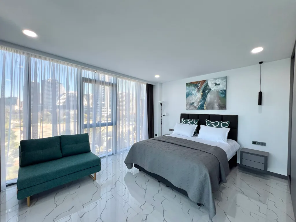 Роскошные апартаменты с террасой в 20 метрах от моря