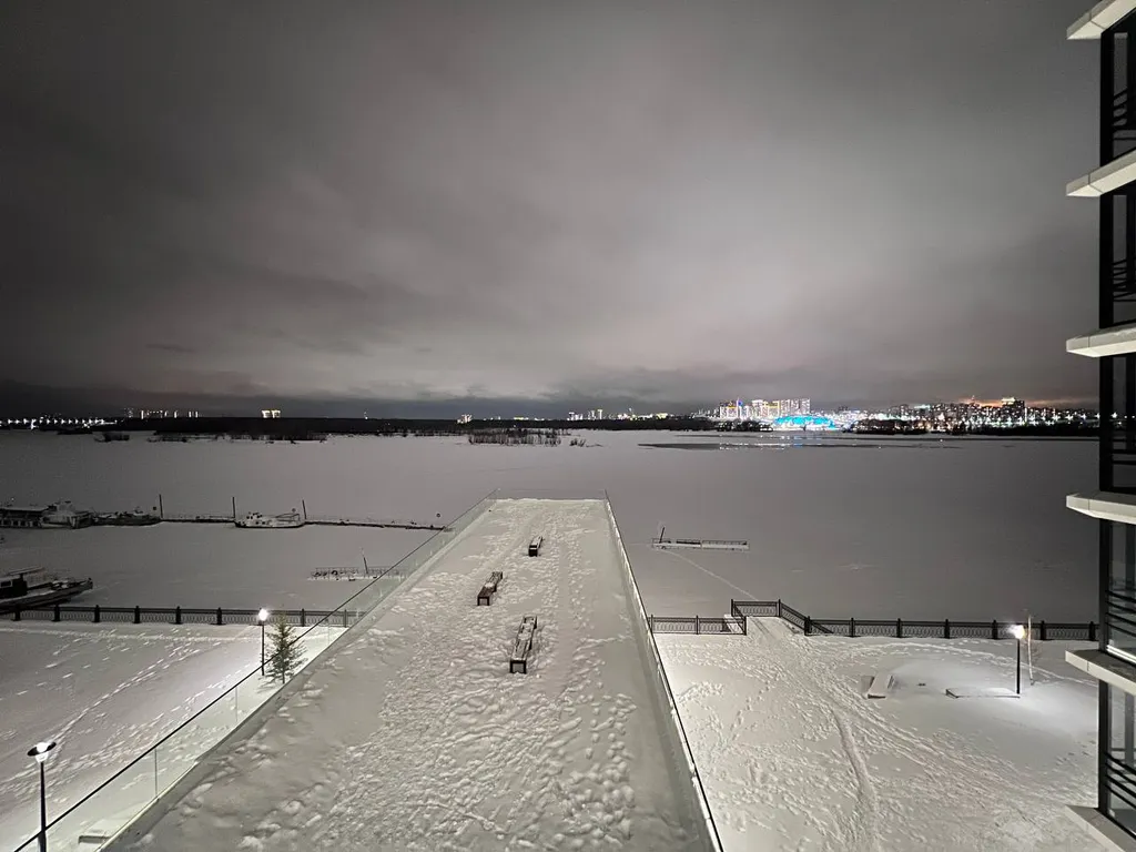 Уникальная cтудия с мини-бассейном на двоиx
