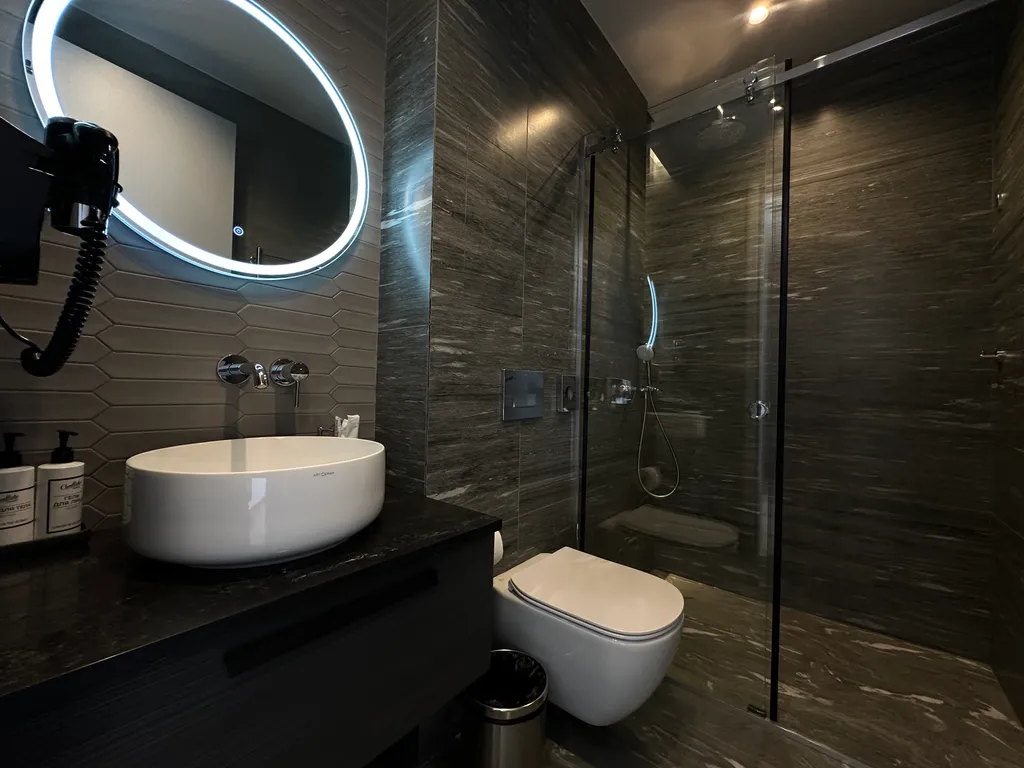 Апартаменты люкс с личной террасой и выходом к бассейну