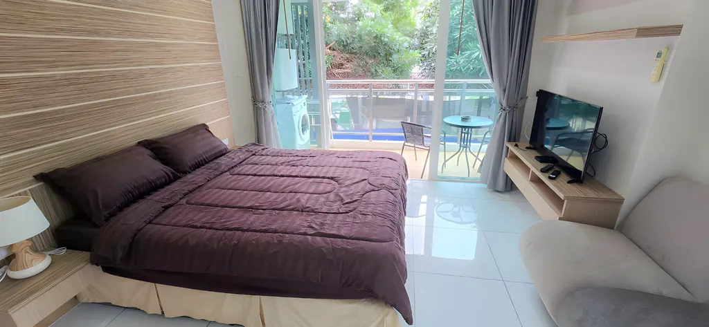 Угловая, уютная квартира с одной спальней и большим балконом