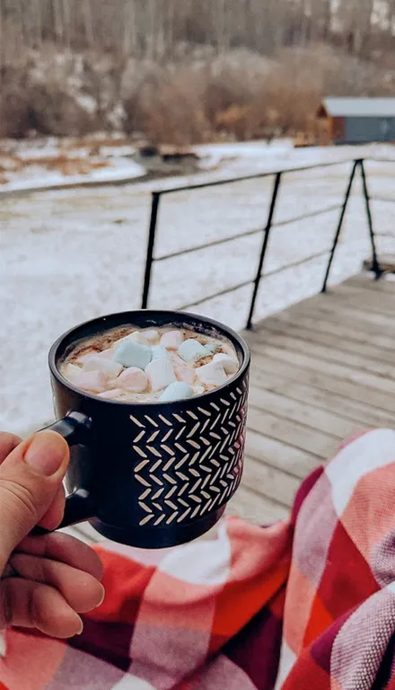 Двухэтажный а-фрейм 2 с панорамным остеклением и террасой