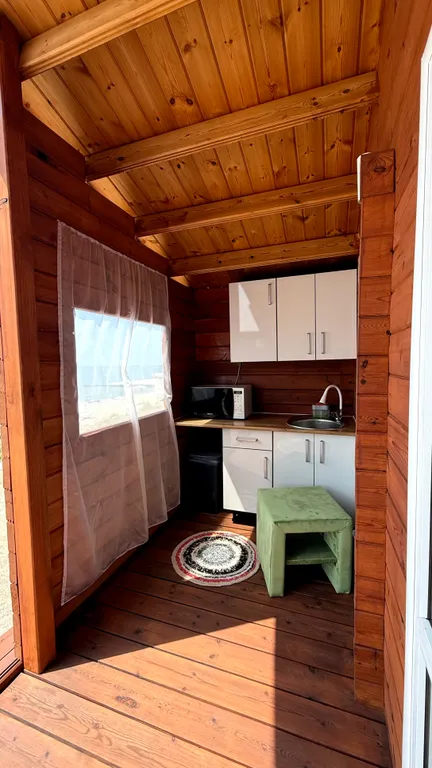 Домик на берегу с видом на море