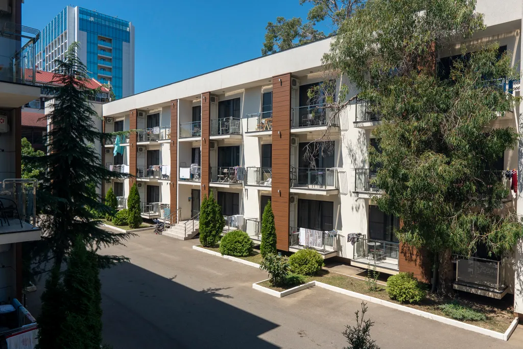 Трехместные апартаменты с балконом рядом с морем