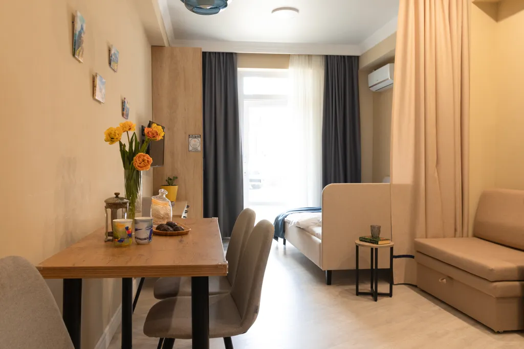 Студия у Массандровского парка в элитном районе Ялты