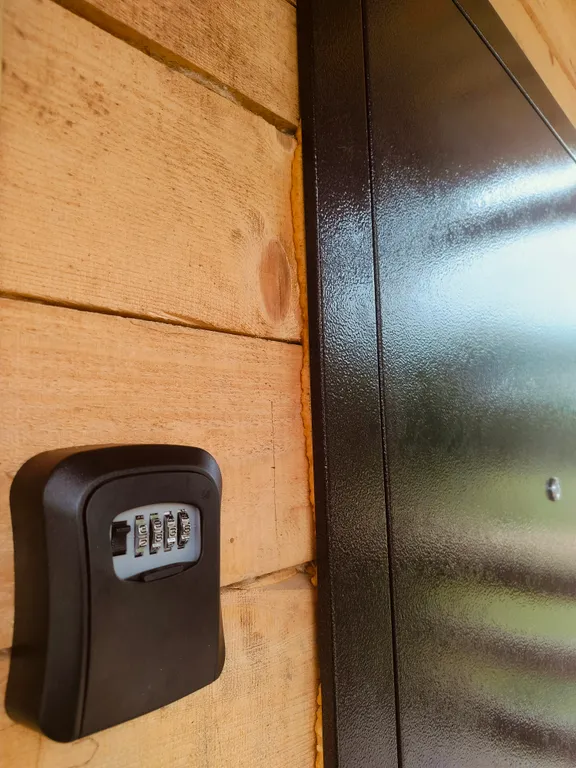 Новый дом  около леса