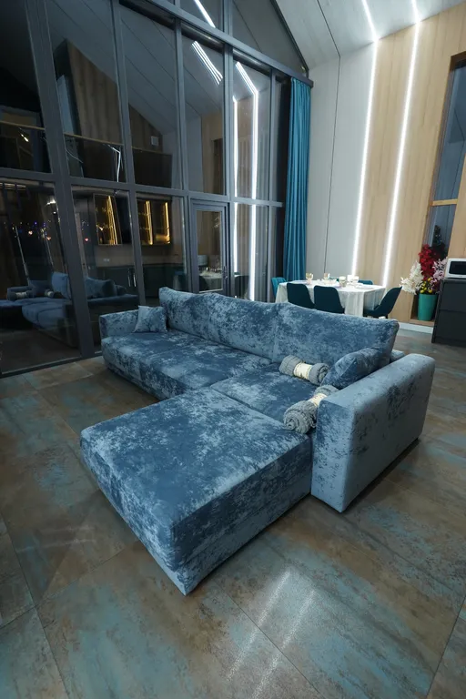 Современный дом у леса