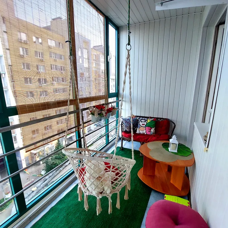 Квартира с верандой в центре