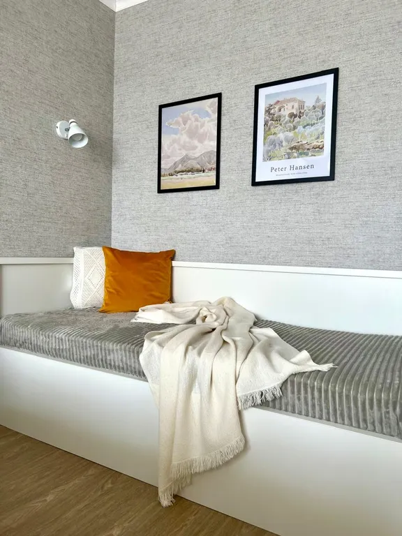 Стильный белоснежный апартамент в центре города, бесконтактный заезд