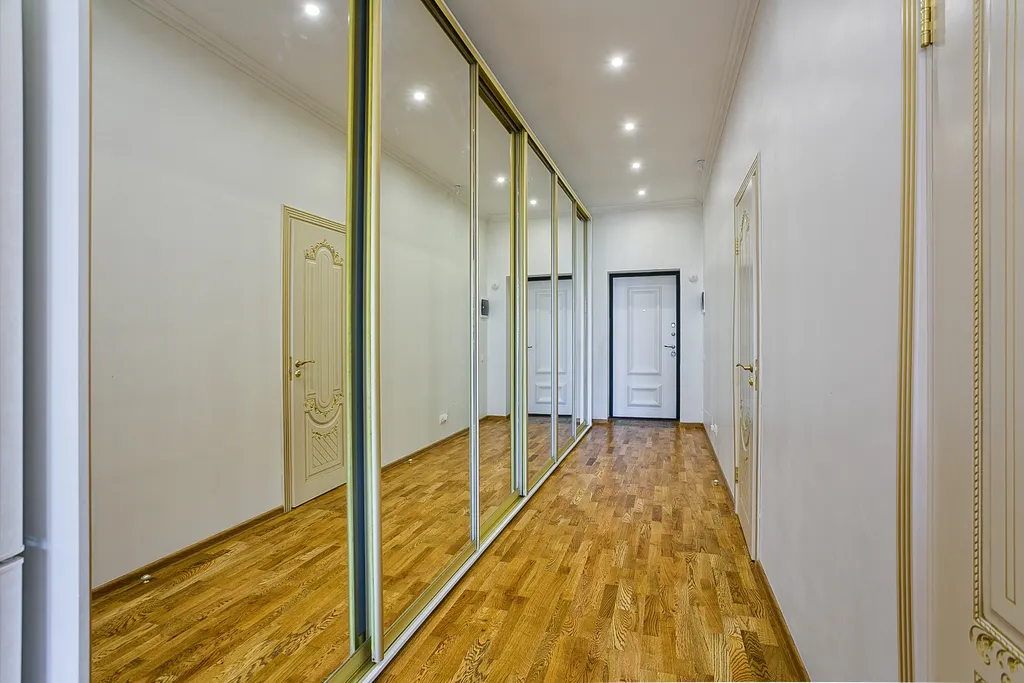 Апартамент с видом на бассейн