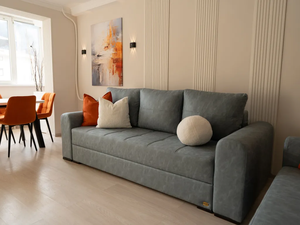 Дизайнерская квартира с видом на горы в центре Домбая