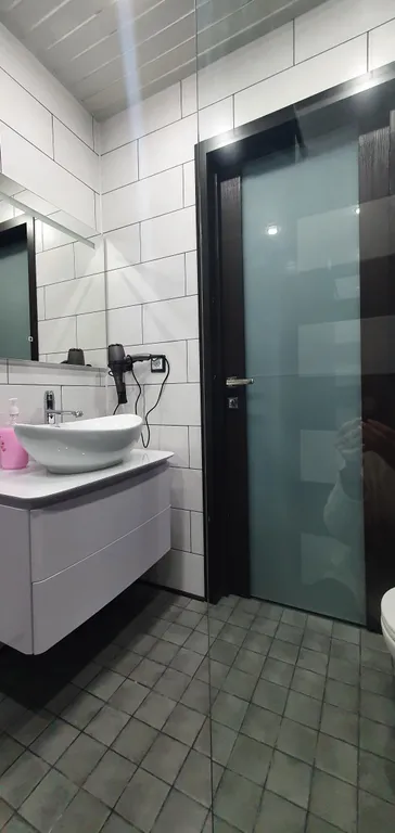 Уютная студия в центре города с видом на озеро