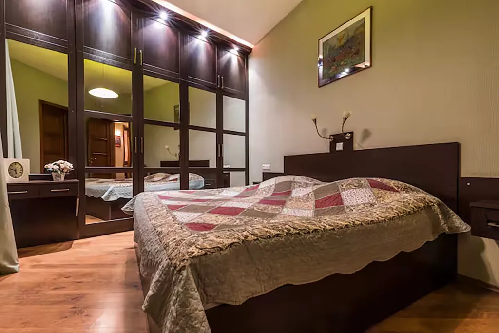 Apartment at 12 Baratashvili street