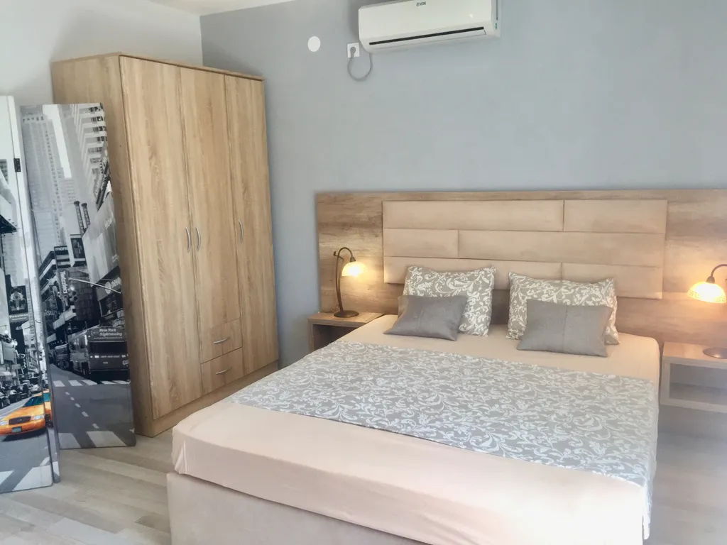 Апартаменты с отдельной спальней City и видом на горы