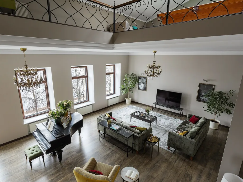 Апартаменты с видом на неву, террасой и бильярдом