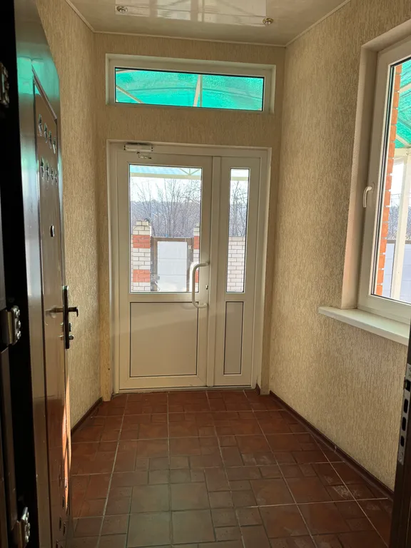 Дом с большим бассейном